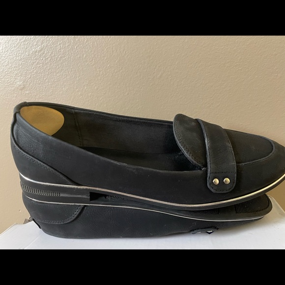 SOLD- SOLD- SOLD SIANNA black loafers. Women US 8.5. - Picture 5 of 6